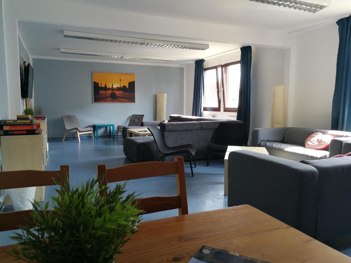 ベルリン Jugendgastehaus Lichterfeldeホステル エクステリア 写真