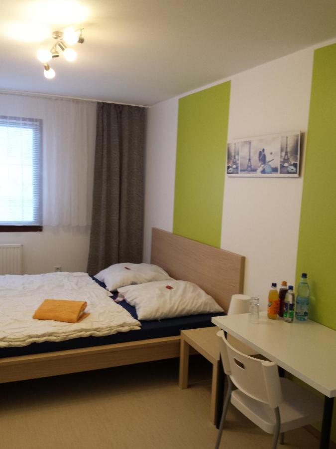 ベルリン Jugendgastehaus Lichterfeldeホステル エクステリア 写真
